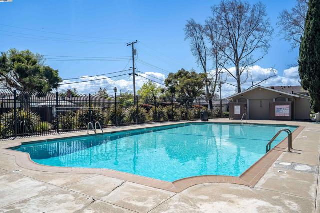 325 San Miguel Ct, Milpitas CA: https://media.crmls.org/mediaz/a01de2d8-419d-469a-a45d-f1cdcb67a9f7.jpg