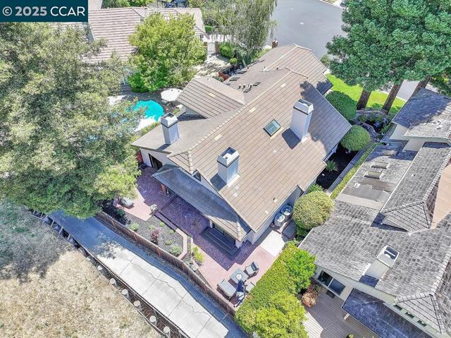 959 Redwood Dr, Danville CA: https://media.crmls.org/mediaz/a01e70a1-816a-48fe-bde2-0334a6e701f5.jpg