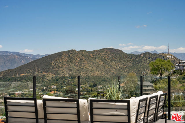7308 Pacific View Drive, Los Angeles CA: https://media.crmls.org/mediaz/a01eb240-de1c-4c99-b914-eb66d4a4b488.jpg