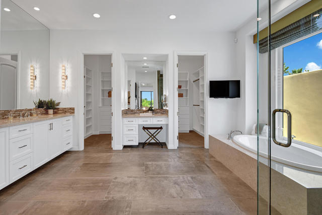 75851 Via Pisa, Indian Wells CA: https://media.crmls.org/mediaz/a01f0f06-4cd2-4a70-8111-6d7397226a40.jpg