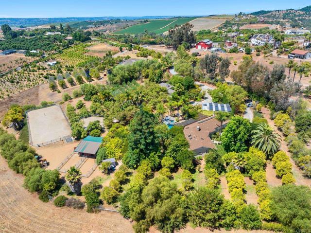 31619 21 Via Puerta Del Sol, Bonsall CA: https://media.crmls.org/mediaz/a01fd657-f784-4169-878a-ca7145f0ad23.jpg