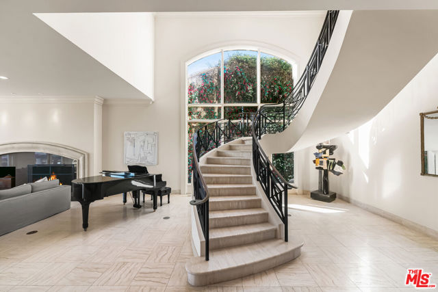 0 Broad Beach Road, Malibu CA: https://media.crmls.org/mediaz/a020cd50-62df-401e-9c17-6497ccfcdd87.jpg