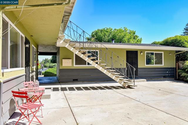 2634 Baldwin Ln, Walnut Creek CA: https://media.crmls.org/mediaz/a021d5de-b390-4e68-999f-77aaadf336df.jpg