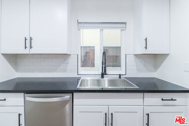 2602 Carnegie Lane, Redondo Beach CA: https://media.crmls.org/mediaz/a021e940-ab63-414a-8afa-a5993d39ae7e.jpg