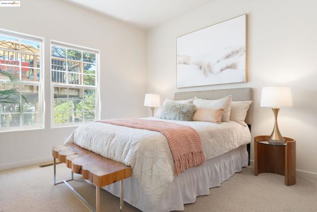 50 Pine Hills Ct, Oakland CA: https://media.crmls.org/mediaz/a021f244-0f5e-4f28-bb71-e08a0ea58401.jpg