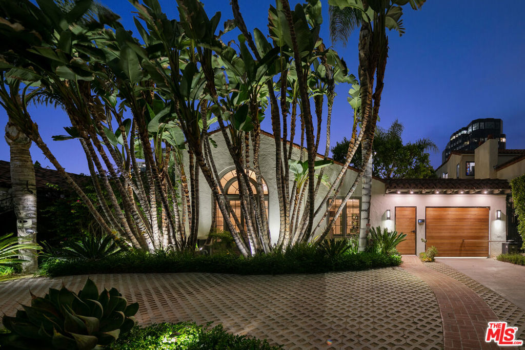 6115 Del Valle Drive, Los Angeles, CA 90048