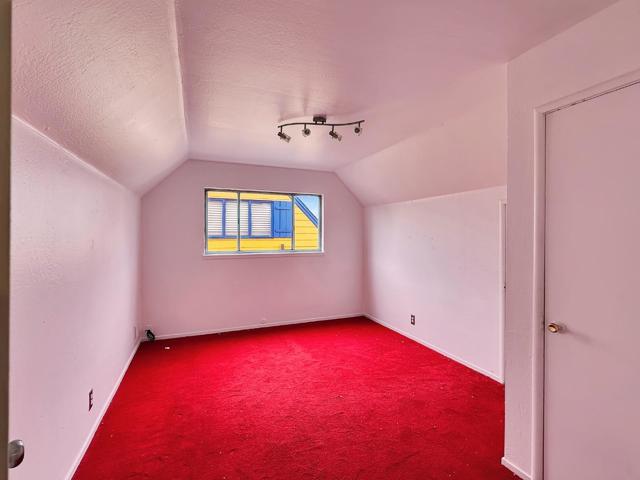 324 Glencourt Way, Pacifica CA: https://media.crmls.org/mediaz/a0229f97-129b-4ccf-83b0-125f9d7b574b.jpg