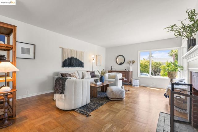1420 Catherine Dr, Berkeley CA: https://media.crmls.org/mediaz/a022eda4-e24b-46e7-8965-59686d456866.jpg