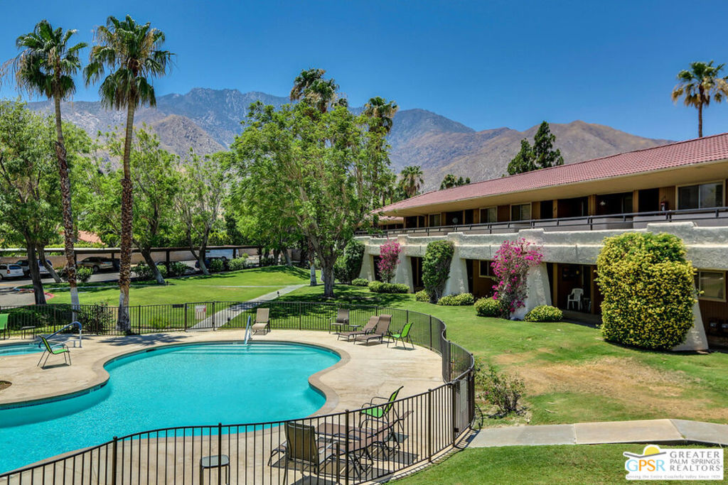 420 N Villa Court #200