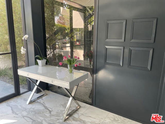 9033 VISTA GRANDE Street, West Hollywood CA: https://media.crmls.org/mediaz/a023423d-b9c1-4cbc-84c4-7c818f6b9ebf.jpg