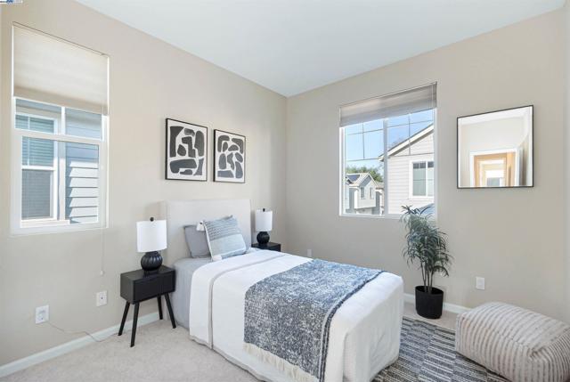 328 C St, Hayward CA: https://media.crmls.org/mediaz/a023aa35-4f8e-427e-bf7c-a090ad36a007.jpg