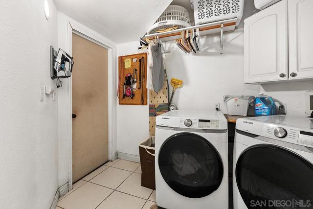 4816 Redondo Dr, La Mesa CA: https://media.crmls.org/mediaz/a024724e-7f1b-42fc-9747-86638ca38feb.jpg