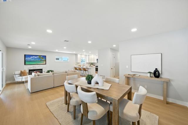 5525 Roosevelt Pl, Fremont CA: https://media.crmls.org/mediaz/a02559bf-23c7-4fec-be94-14434bb3da8f.jpg