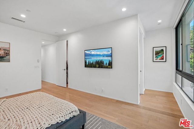 2215 5th Street, B photo 22