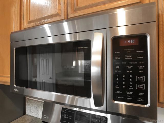 2338 LARKSPUR DR, Alpine CA: https://media.crmls.org/mediaz/a0265f4b-d32e-4692-b297-4e5159d0ae22.jpg