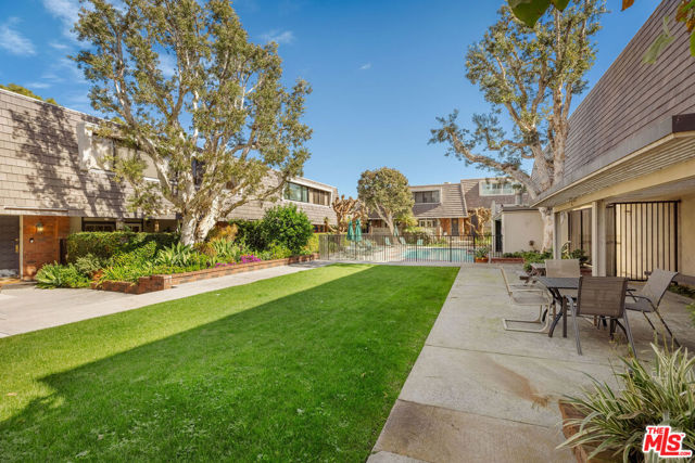 4734 La Villa Marina, Marina del Rey CA: https://media.crmls.org/mediaz/a026b461-1722-4901-adc6-29cbf860ff4d.jpg