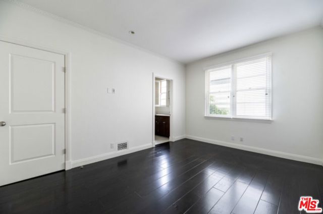 9243 Doheny Road, West Hollywood CA: https://media.crmls.org/mediaz/a027e740-1ab5-4cb2-b503-569c132e706b.jpg
