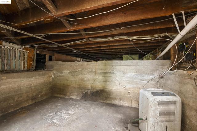 3050 Shattuck, Berkeley CA: https://media.crmls.org/mediaz/a02912eb-5bf0-49be-89c1-2e10868647d4.jpg