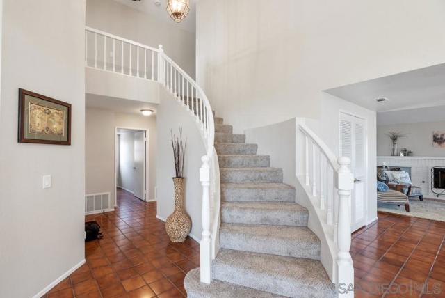 16071 Sun Summit Pt, San Diego CA: https://media.crmls.org/mediaz/a02937a7-db10-486e-92f5-0bc12a4b3b22.jpg