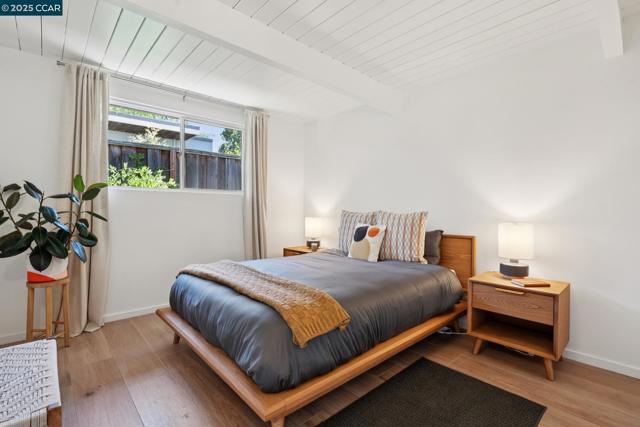 206 Santa Fe Dr, Walnut Creek CA: https://media.crmls.org/mediaz/a029e52a-5822-4153-9913-420cbb9ed041.jpg