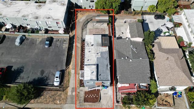 Image 5 of 59 For 15966 Maubert Ave