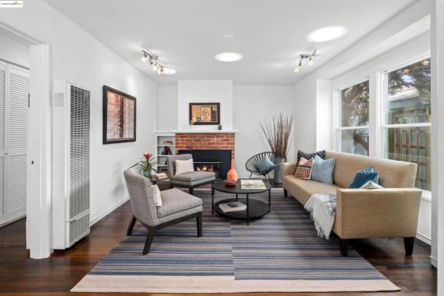 209 Behrens St, El Cerrito CA: https://media.crmls.org/mediaz/a02b2420-5cc2-43e3-8467-5d1fa2656bad.jpg