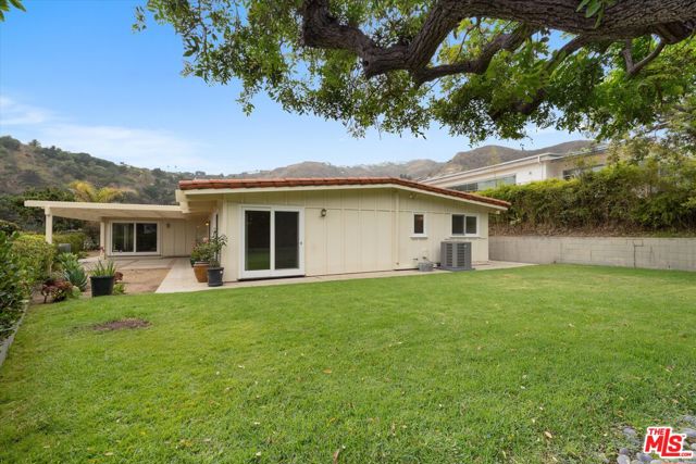 Drew Fenton | 1324 El Hito Circle Pacific Palisades CA | MLS: 7359634
