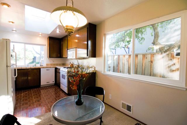 4456 Waimea Court, San Jose CA: https://media.crmls.org/mediaz/a02c5386-729d-4349-9df3-6ed4c6bede92.jpg