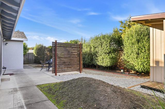 1650 Sausalito Drive, Hollister CA: https://media.crmls.org/mediaz/a02c7cf8-85b1-48c0-9a86-8710591a5f94.jpg