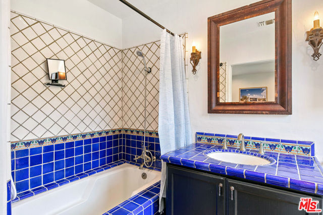 331 S Medio Drive, Los Angeles CA: https://media.crmls.org/mediaz/a02dec0b-0e79-4c63-ad3e-dd73ac5ae8ab.jpg