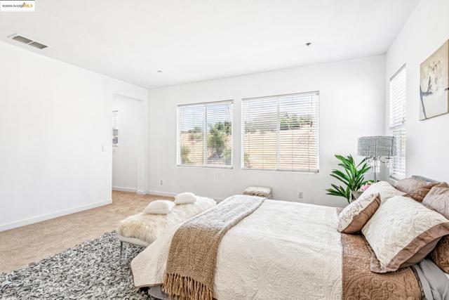 4576 Benton St, Antioch CA: https://media.crmls.org/mediaz/a02e5fe5-e3ff-4ec4-ba45-fbcc27479826.jpg