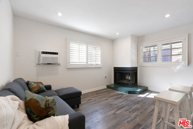 483 Sturtevant Drive, Sierra Madre CA: https://media.crmls.org/mediaz/a02f4624-4ad5-4679-914b-14773d9d7ca8.jpg