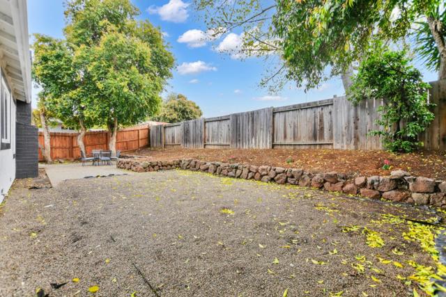 948 Golden Leaf Way, Pittsburg CA: https://media.crmls.org/mediaz/a02f569b-635e-4637-9084-641c117d6063.jpg