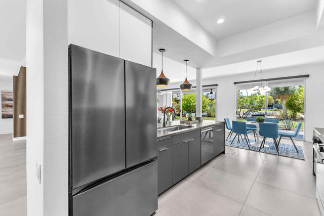 469 E Mariposa Drive, Palm Springs CA: https://media.crmls.org/mediaz/a0302278-a37a-4d59-807c-f159cad99c97.jpg