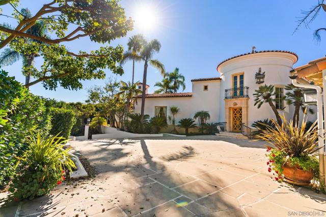 6692 La Jolla Scenic Dr S, La Jolla CA: https://media.crmls.org/mediaz/a0308287-889c-4aa0-8c01-fb74cc8dbe09.jpg