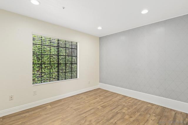 Image 14 of 26 For 190 Bautista Ct  89