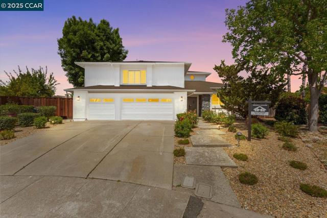 110 Santa Rosa Pl, San Ramon CA: https://media.crmls.org/mediaz/a031e700-886e-49dd-8809-50df79f61a48.jpg