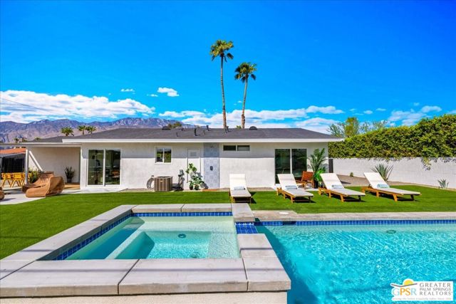 2002 N Whitewater Club Drive, Palm Springs, CA 92262