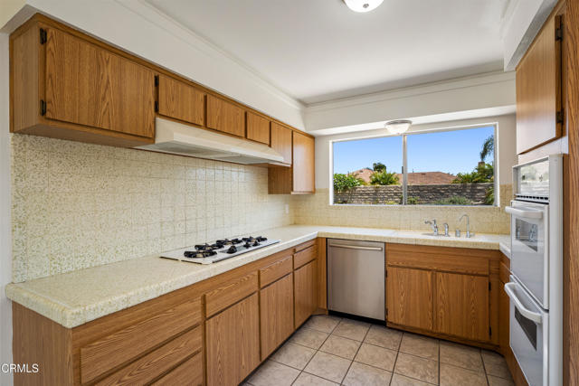 Detail Gallery Image 14 of 36 For 1848 Savannah Ave, Ventura,  CA 93004 - 4 Beds | 2 Baths