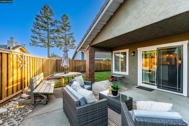 1438 Landahl Ct, Benicia CA: https://media.crmls.org/mediaz/a03265e0-5dc9-4cb1-aac5-d17872f7751e.jpg