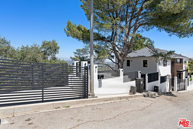 1962 Stradella Road, Los Angeles CA: https://media.crmls.org/mediaz/a032a243-c532-4a40-ad22-26999d0b43f3.jpg