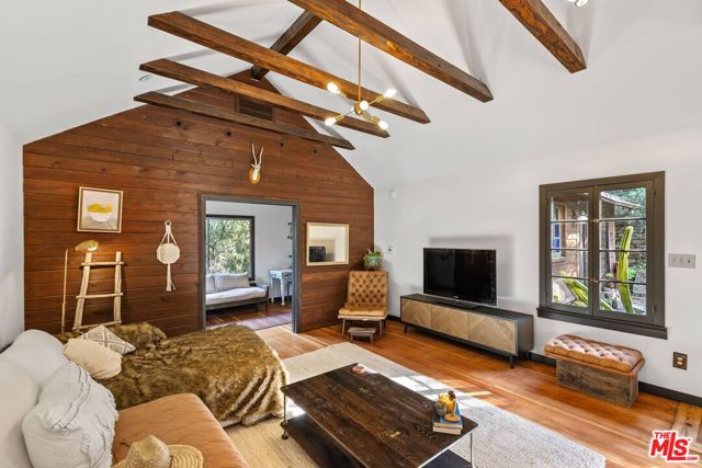 1551 Penny Road, Topanga CA: https://media.crmls.org/mediaz/a033d891-b9c3-4fbc-be5b-7580123674f4.jpg