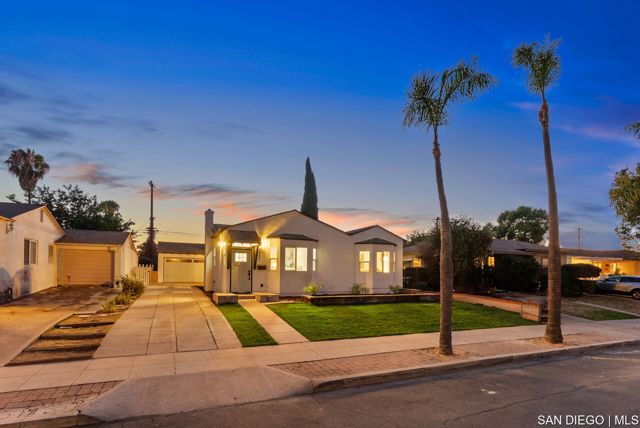 4642 Aragon DR, San Diego CA: https://media.crmls.org/mediaz/a0346076-d620-4bc4-8fd6-c4720f6407d3.jpg