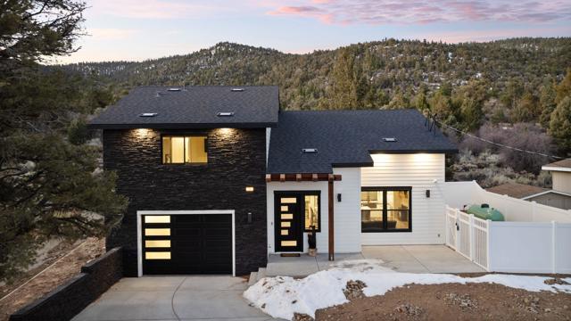 47145 Skyview Drive, Big Bear CA: https://media.crmls.org/mediaz/a034c193-fe4d-4bbe-b747-1e559d3395c0.jpg