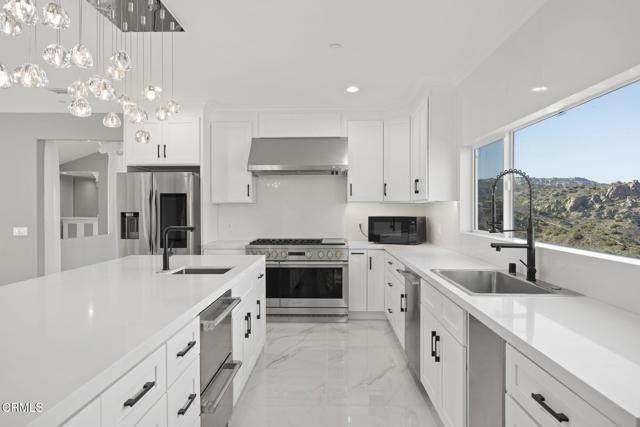 40 Saddlebow Road, Bell Canyon CA: https://media.crmls.org/mediaz/a035a184-41f1-40fd-9062-b5b20e52244d.jpg