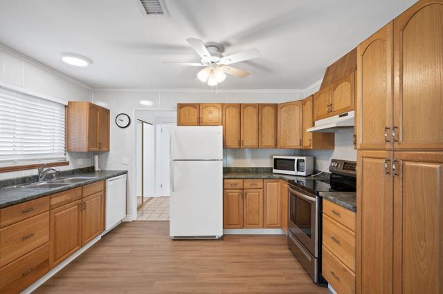 77145 Minnesota Avenue, Palm Desert CA: https://media.crmls.org/mediaz/a035eae4-1437-4cf0-beeb-6fabc51d983f.jpg