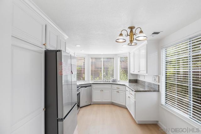 777 Erie Cir N, Milpitas CA: https://media.crmls.org/mediaz/a0373b45-e930-4a7c-85c5-13d08d043344.jpg