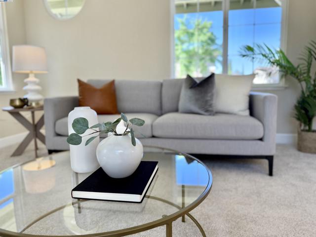752 Barleta Ln, Livermore CA: https://media.crmls.org/mediaz/a0382199-3037-418b-aac3-22f6e7a4ca06.jpg