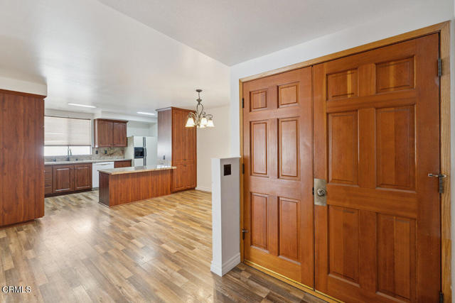 1359 Swansea Avenue, Ventura CA: https://media.crmls.org/mediaz/a03848ac-d4ad-4b89-972d-77cff639f381.jpg
