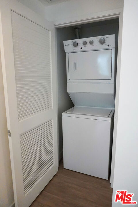 10568 Promenade Gateway, El Monte CA: https://media.crmls.org/mediaz/a0386f58-7005-4318-a3f4-e62bbb9909e7.jpg